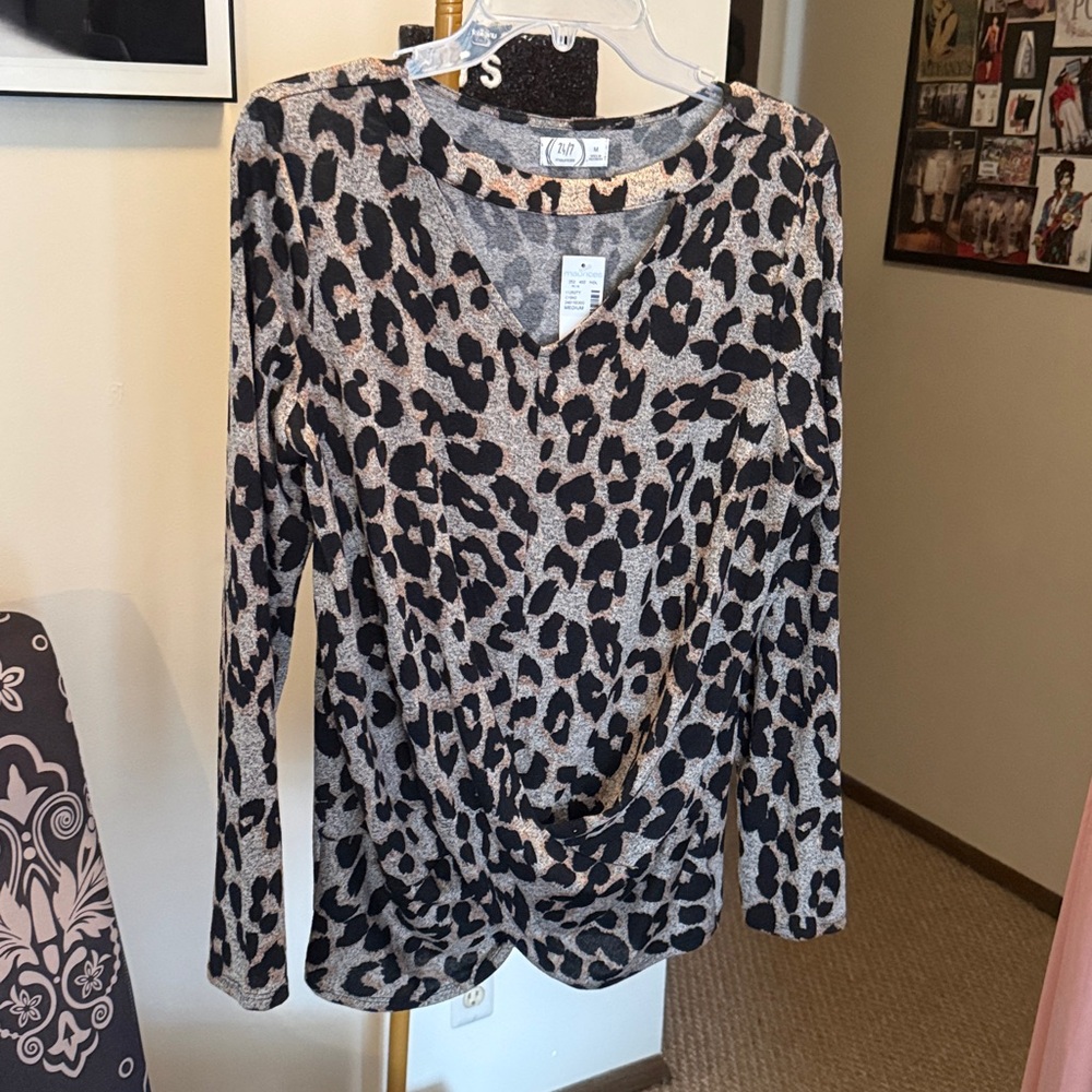 Maurices Black and Tan Leopard Print Long Sleeve Top - Picture 2 of 6